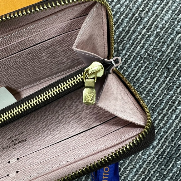 LOUIS VUITTON DAMIER EBENE CLEMENCE WALLET ZIP AROUND LONG - Picture 10 of 15